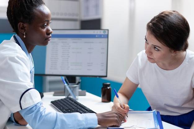 Ile kosztują badania lekarskie na staż i od czego zależy cena?